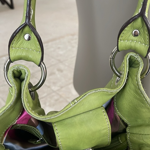 Apple green leather purse - Picture 3 of 9